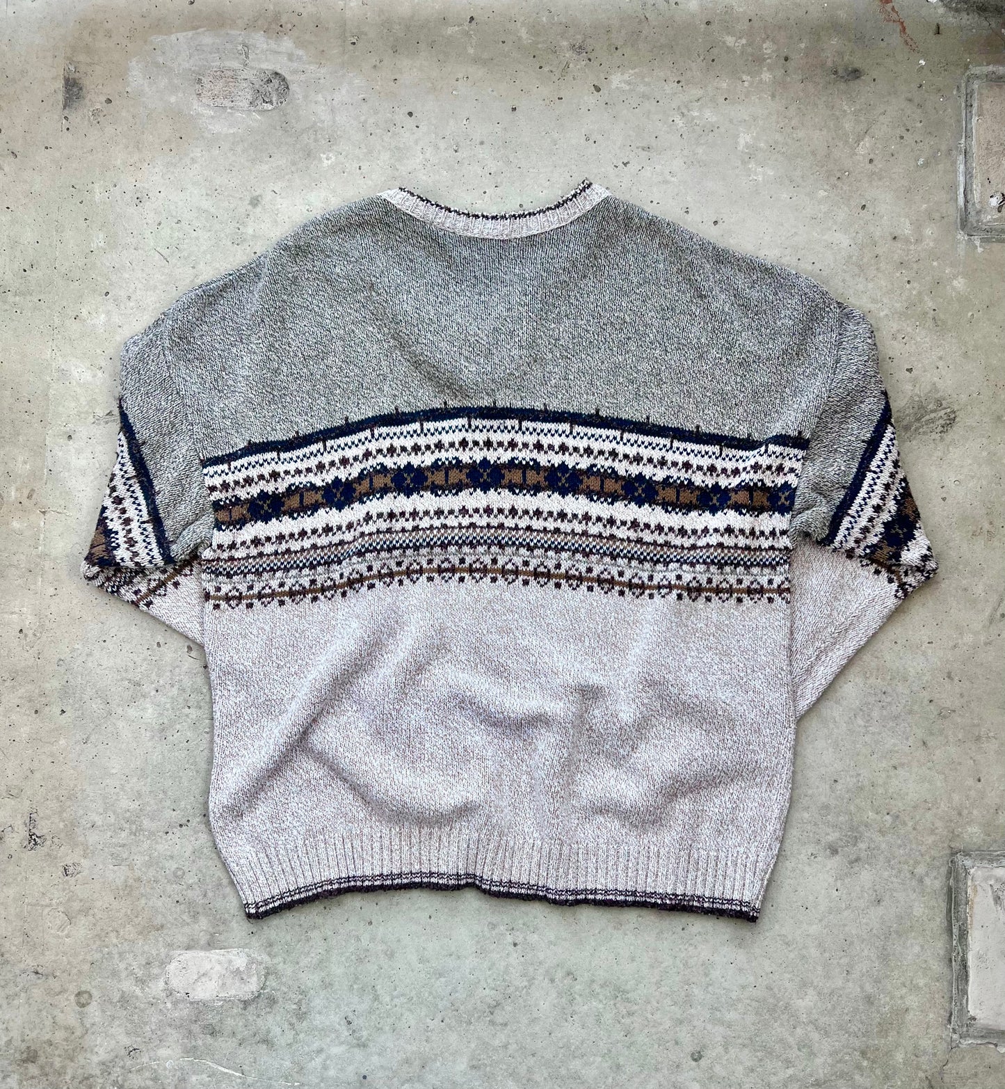 Vintage V-Neck Earth Tone Sweater - (XL)