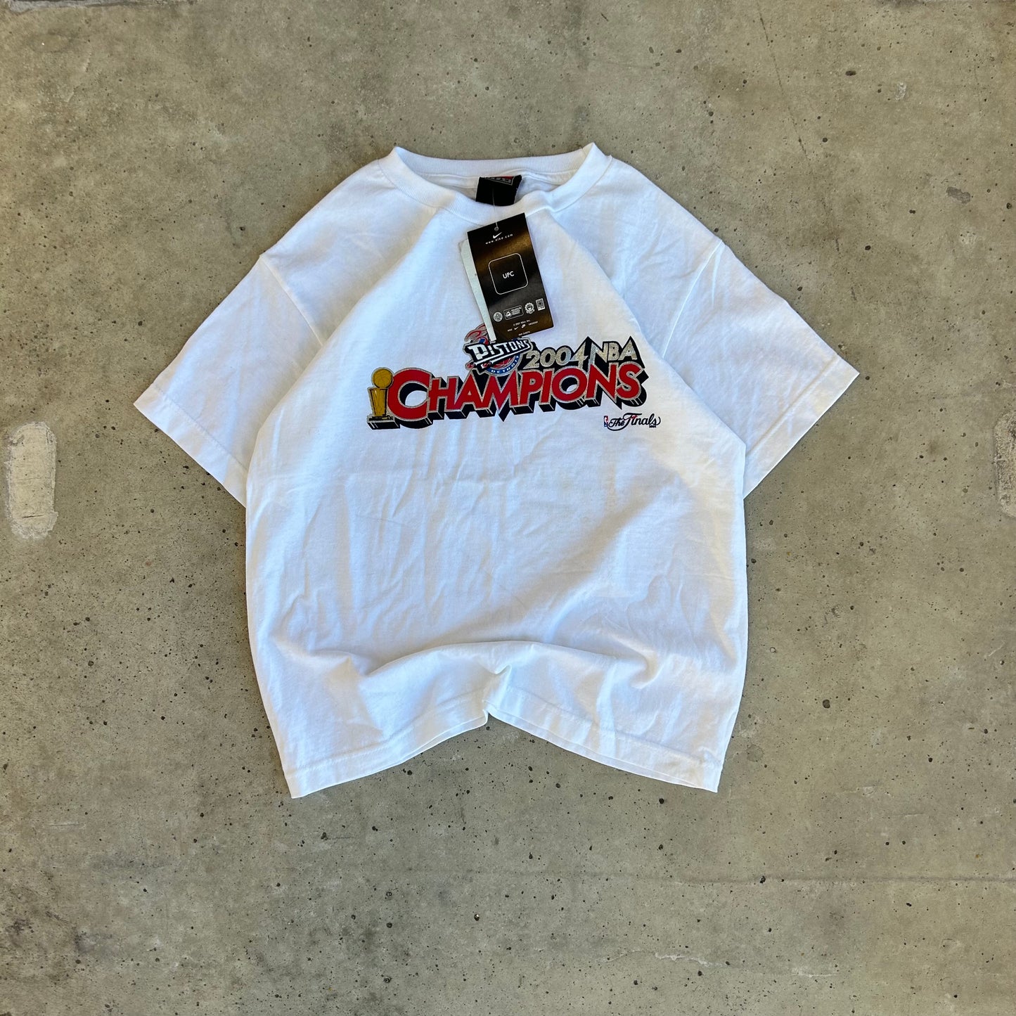 Vintage Detroit Pistons Nike 2004 Tee - (M)