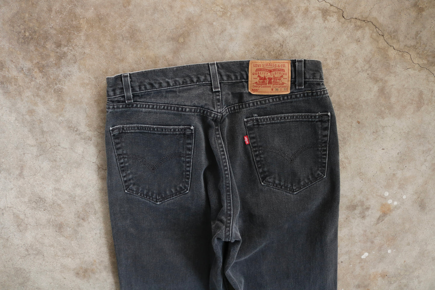 90s Black Levi 505 Jeans - (36x32)