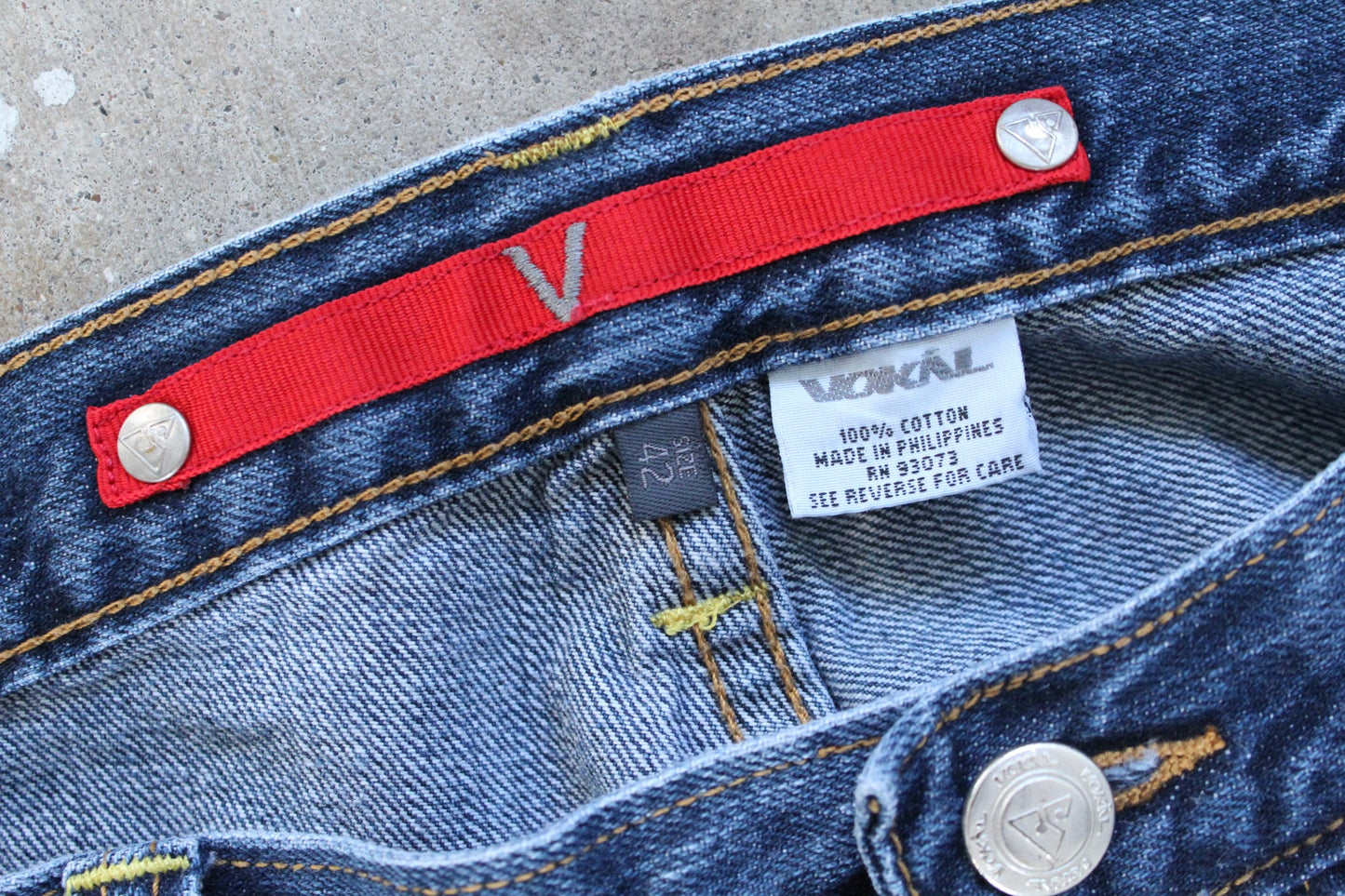 Vintage Y2k Patch Shorts- (42x14)