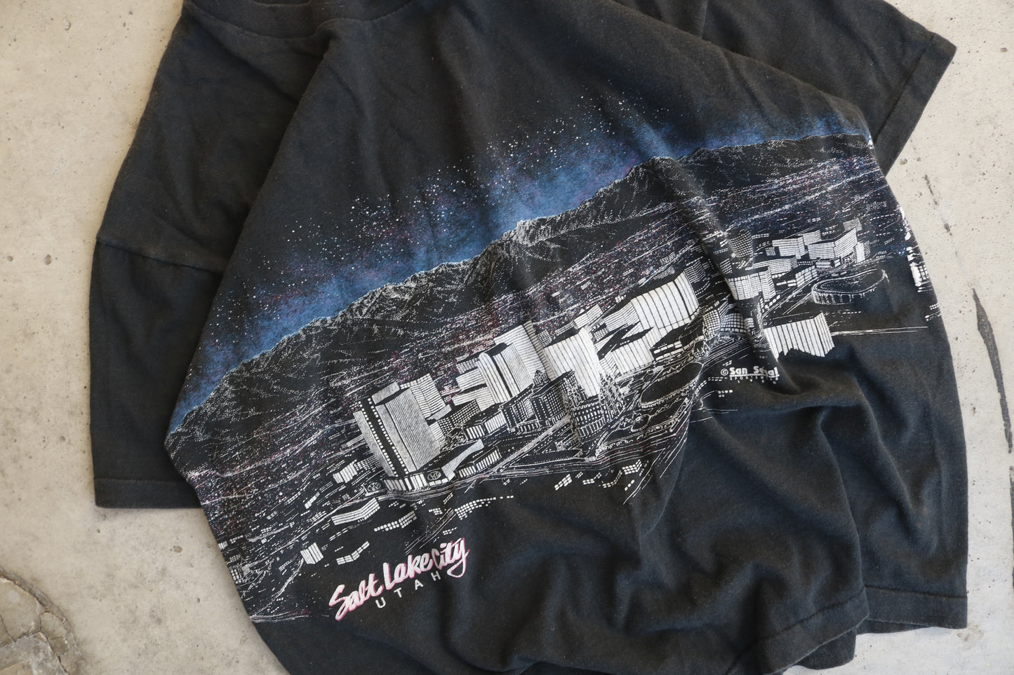 Vintage 90’ Salt Lake City Tee - (L)