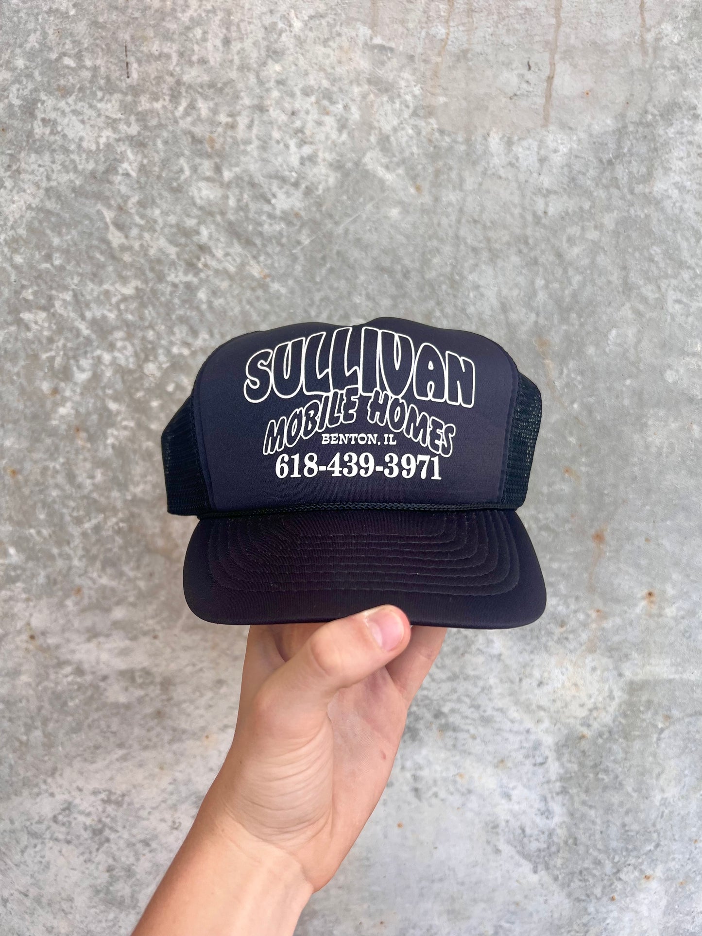 Vintage Black Trucker Hat - (OS)