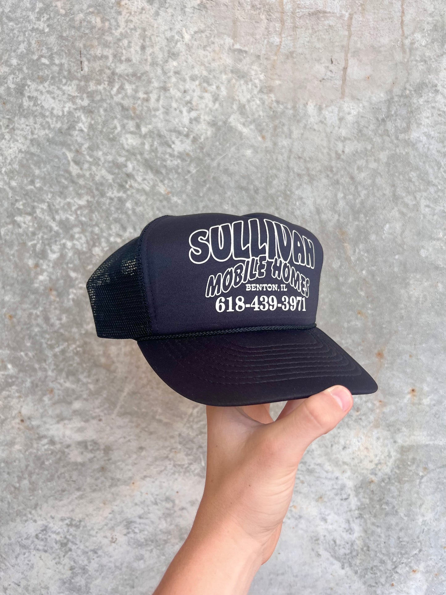 Vintage Black Trucker Hat - (OS)