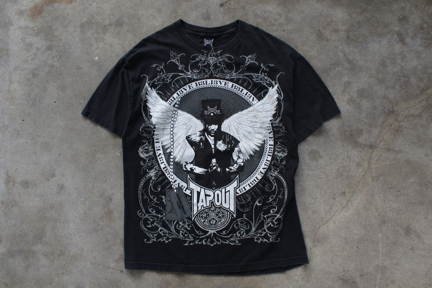 Vintage Y2k TapOut Tee- (XL)