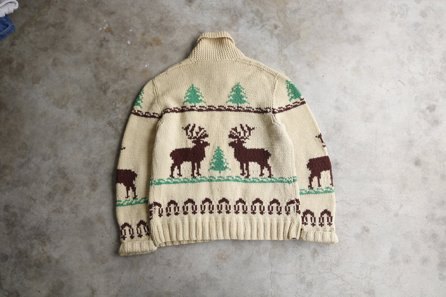 60s Deer Nature Cowichan - (XL)