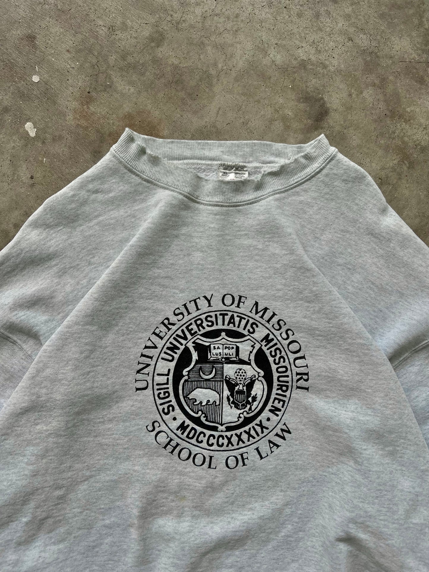 Vintage 90s Missouri University Law School Crew - (XL)