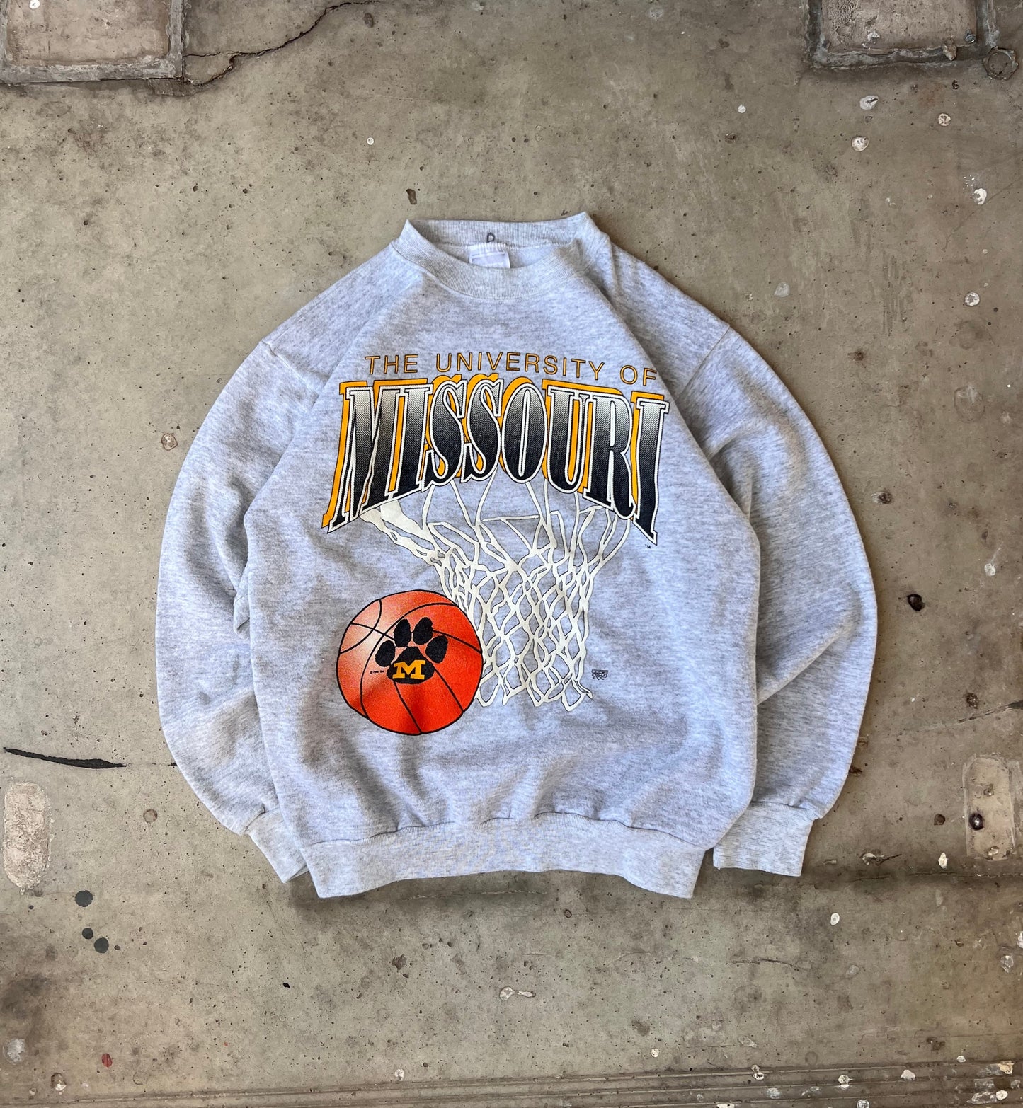 Vintage 90s Missouri University Basketball Crew - (L)