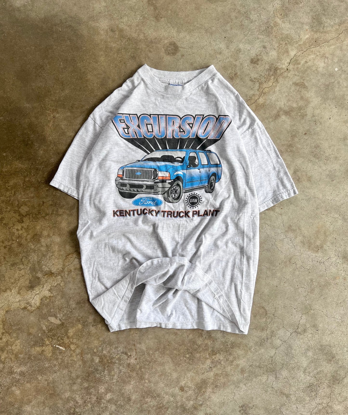 Vintage 90s Ford Excursion Tee - (XL)